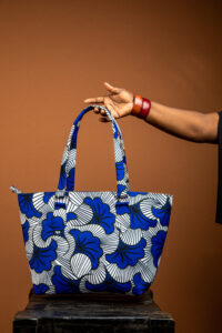 sac cabas motifs blanc bleu noir