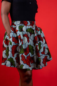 Jupe patineuse en wax courte motifs rouge et vert